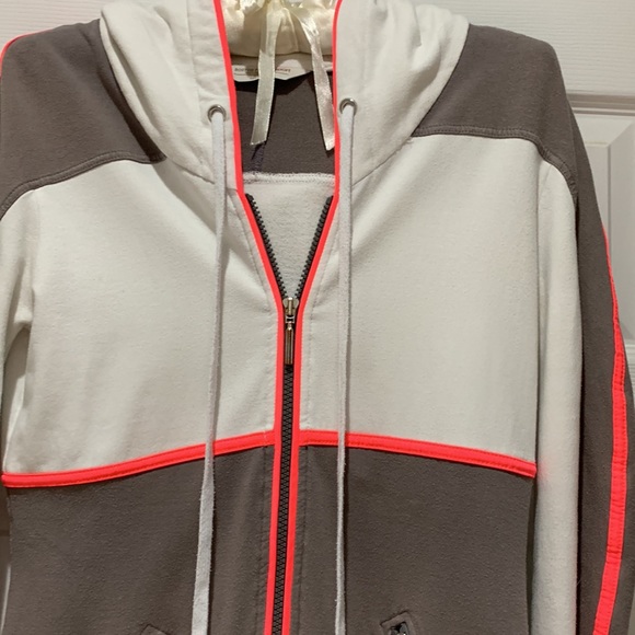 Zippered jacket - Picture 4 of 9